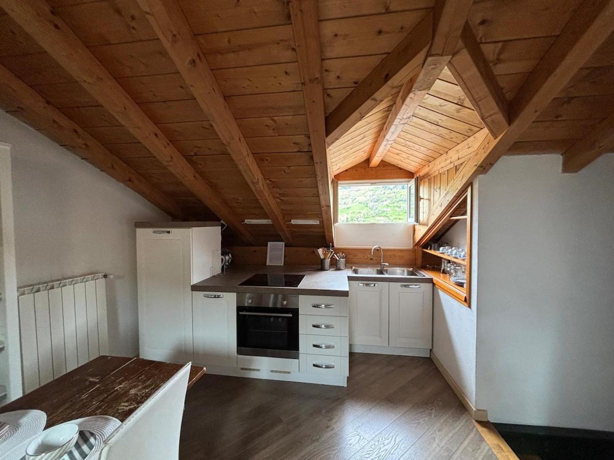 Apartment Largo IV Novembre Сан-Феделе-Интельви Экстерьер фото