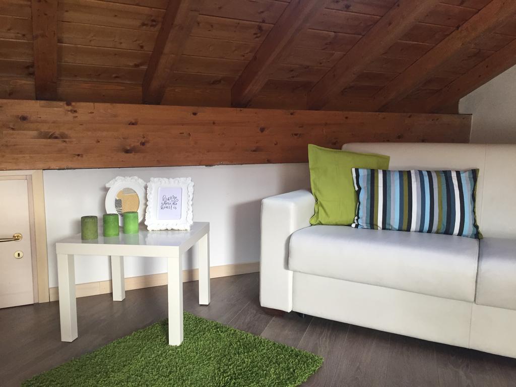Apartment Largo IV Novembre Сан-Феделе-Интельви Экстерьер фото